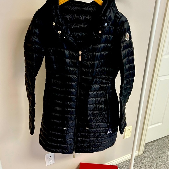 Moncler Barbel Coat new with no tags. - Picture 1 of 12
